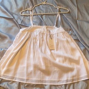 White flowing top sz m NWT